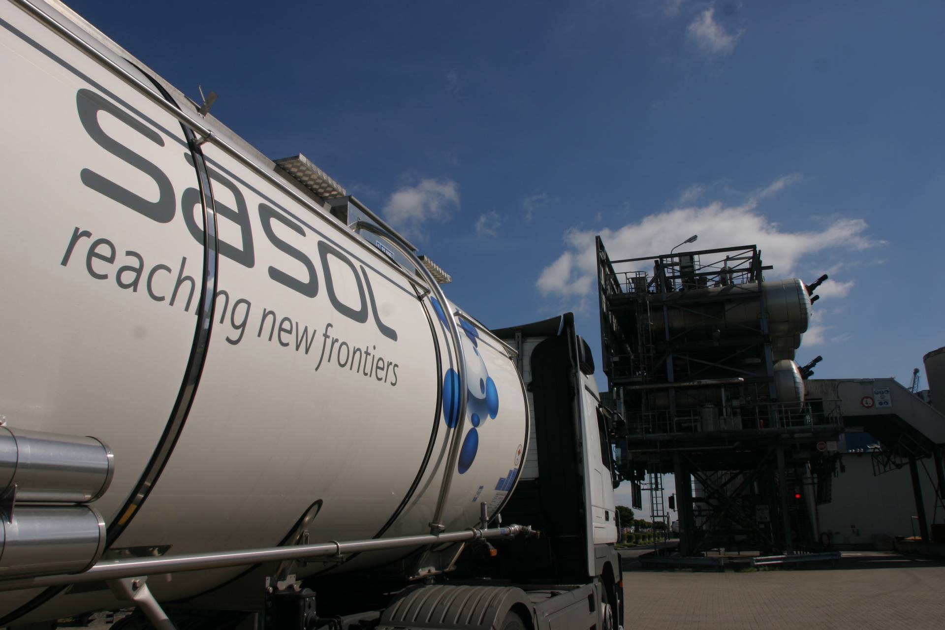 Picture of a Sasol truck of wax
